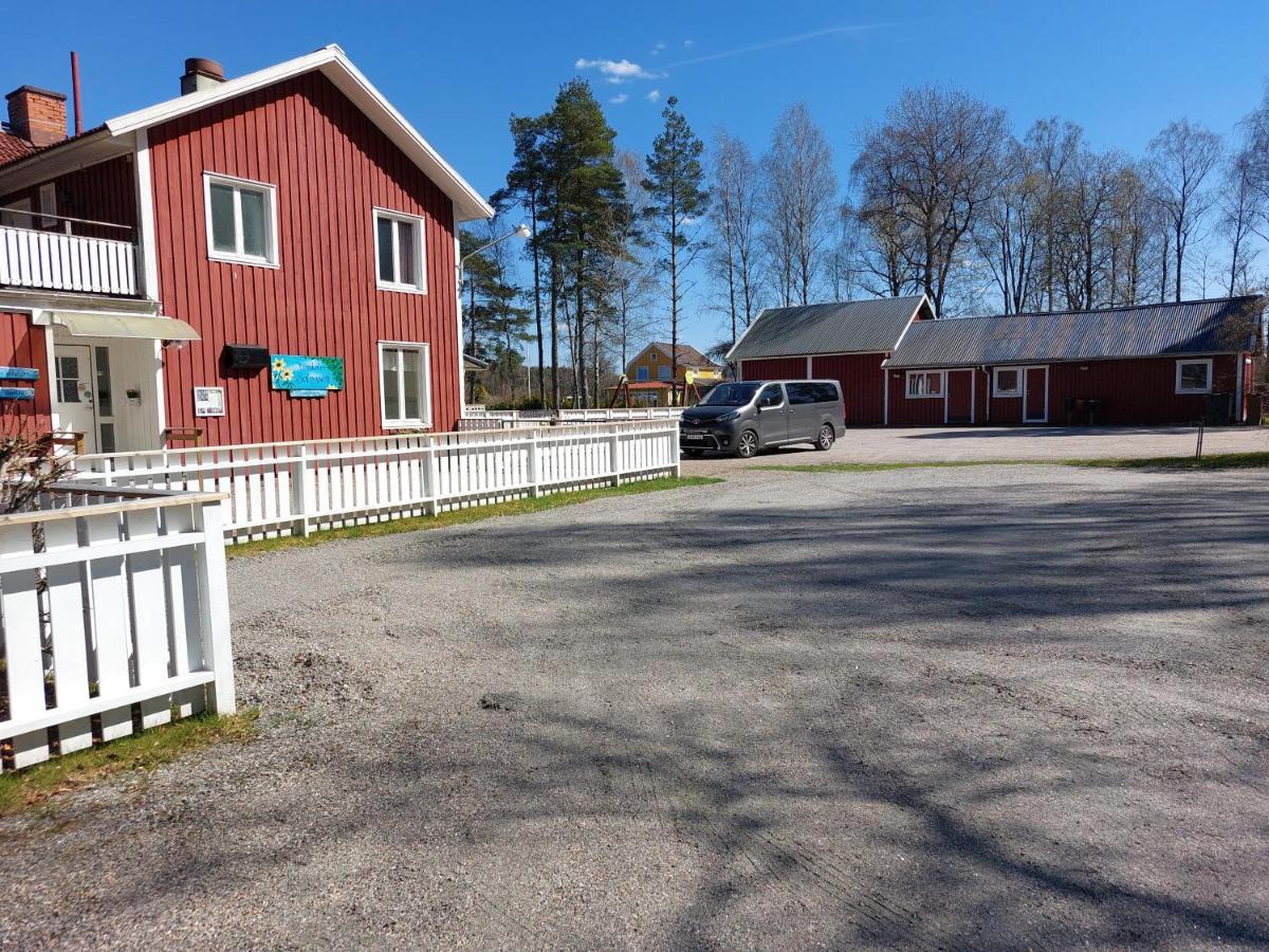 Pensjonat Flora Dekor Gaestgard, Lenagarden Alingsås Zewnętrze zdjęcie
